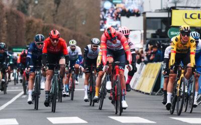 Pedersen se pone de líder de la París-Niza con Pogacar a 2 segundos