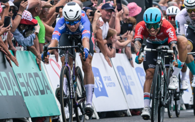 Segunda victoria consecutiva para Philipsen con mucho caos