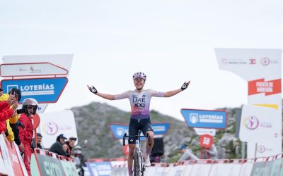 Paula Blasi conquista el Angliru y hace historia como primera española en ganar La Vuelta Femenina